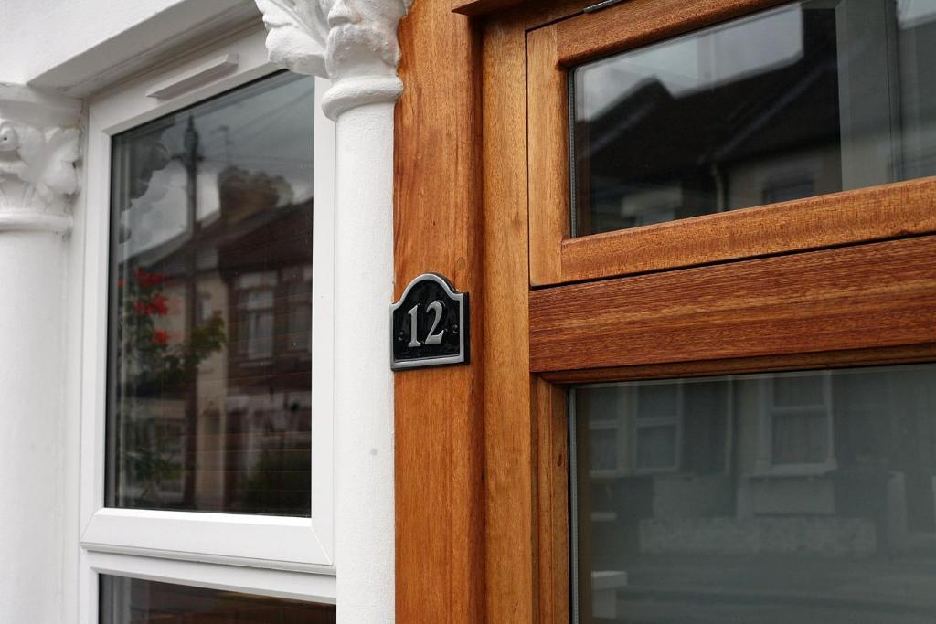 London Malvern Road Rooms To Let 外观 照片